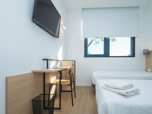 Standard Twin Room | Desk, soundproofing, free WiFi, bed sheets - Flag Hotel Lisboa Sintra (Sintra)