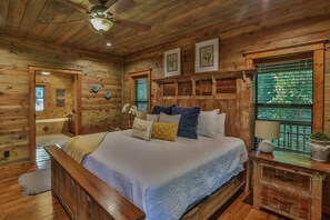 3 bedrooms, iron/ironing board, travel cot, free WiFi - NEW!Private Creek,Sunken Hot Tub,PoolTable,Playset (Broken Bow)
