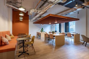 Coin salon dans le hall