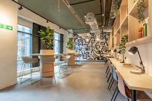 Lobby sitting area - Student Only The Waterways (Nottingham)