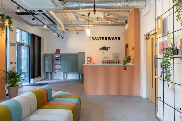 Lobby sitting area - Student Only The Waterways (Nottingham)
