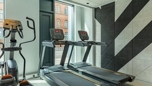 A gym with treadmills, ellipticals, and a rowing machine. - Student Only The Waterways (Nottingham)