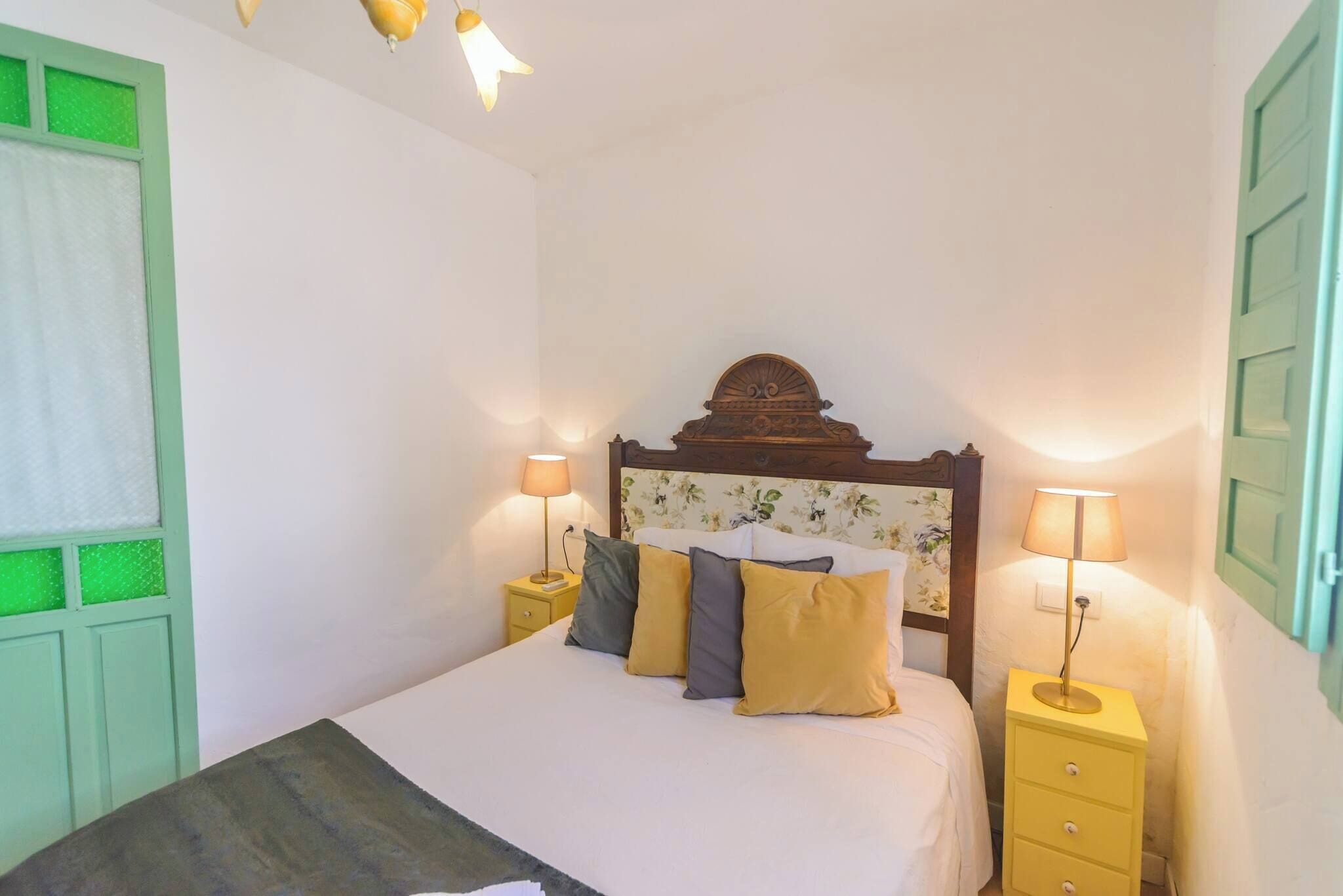 شقة - ٤ غرف نوم - للمدخنين | 4 عدّة غرف نوم