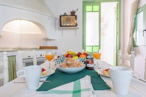 Apartment, 4 Bedrooms, Smoking | Dining - Casa Spa De La Mariola (La Puebla de los Infantes)