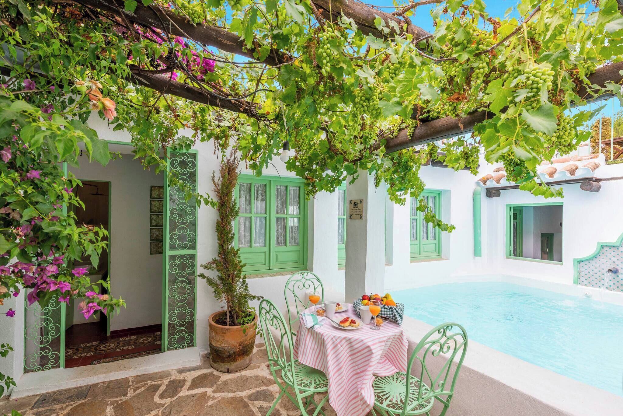 Apartment, 4 Bedrooms, Smoking | Outdoor dining