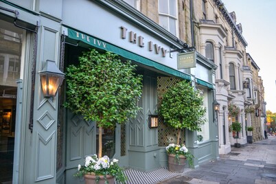 Harrogate Heights - Sleeps 16, Impeccably curated