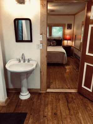 1 chambre, fer et planche à repasser, Wi-Fi, draps fournis