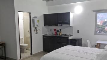 Loft Confort, vista a la ciudad | 3 habitaciones, caja de seguridad en la habitación y escritorio