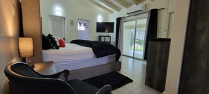 3 室のベッドルーム、アイロン / アイロン台、WiFi、ベッドシーツ