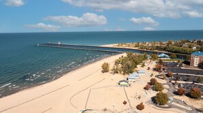 Beach - Wine & Waves | Downtown Rooftop Deck | Fireplace (Saint Joseph)