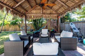 Property grounds - Naples Paradise home with pool (Naples)