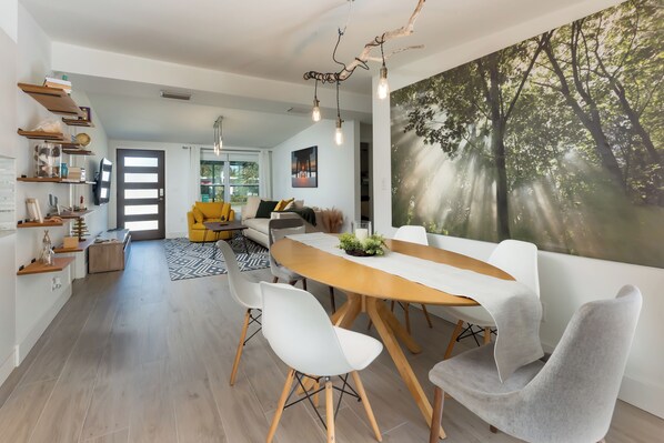 Interior - Naples Paradise home with pool (Naples)