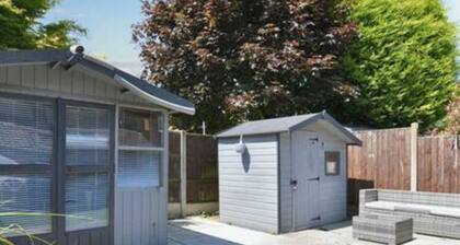 Cuckmere Family Retreat With Garden and Parking