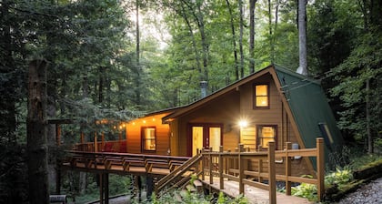 Dog-friendly Cabin in Appalachian Mountains! -near AT, firepit, with hot tub!