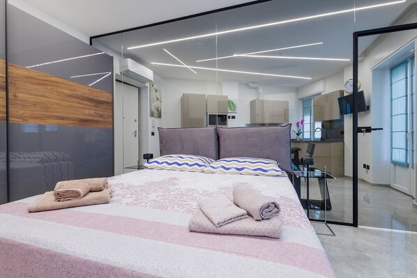 2 chambres, fer et planche à repasser, Wi-Fi, draps fournis