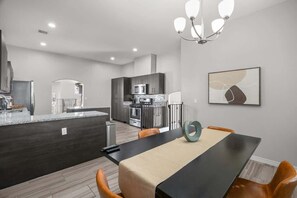 Dining - Massive Backyard! Tri Level Home 4 Bed 3.5 Bath (El Paso)