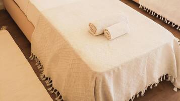 2 chambres, fer et planche à repasser, Wi-Fi, draps fournis