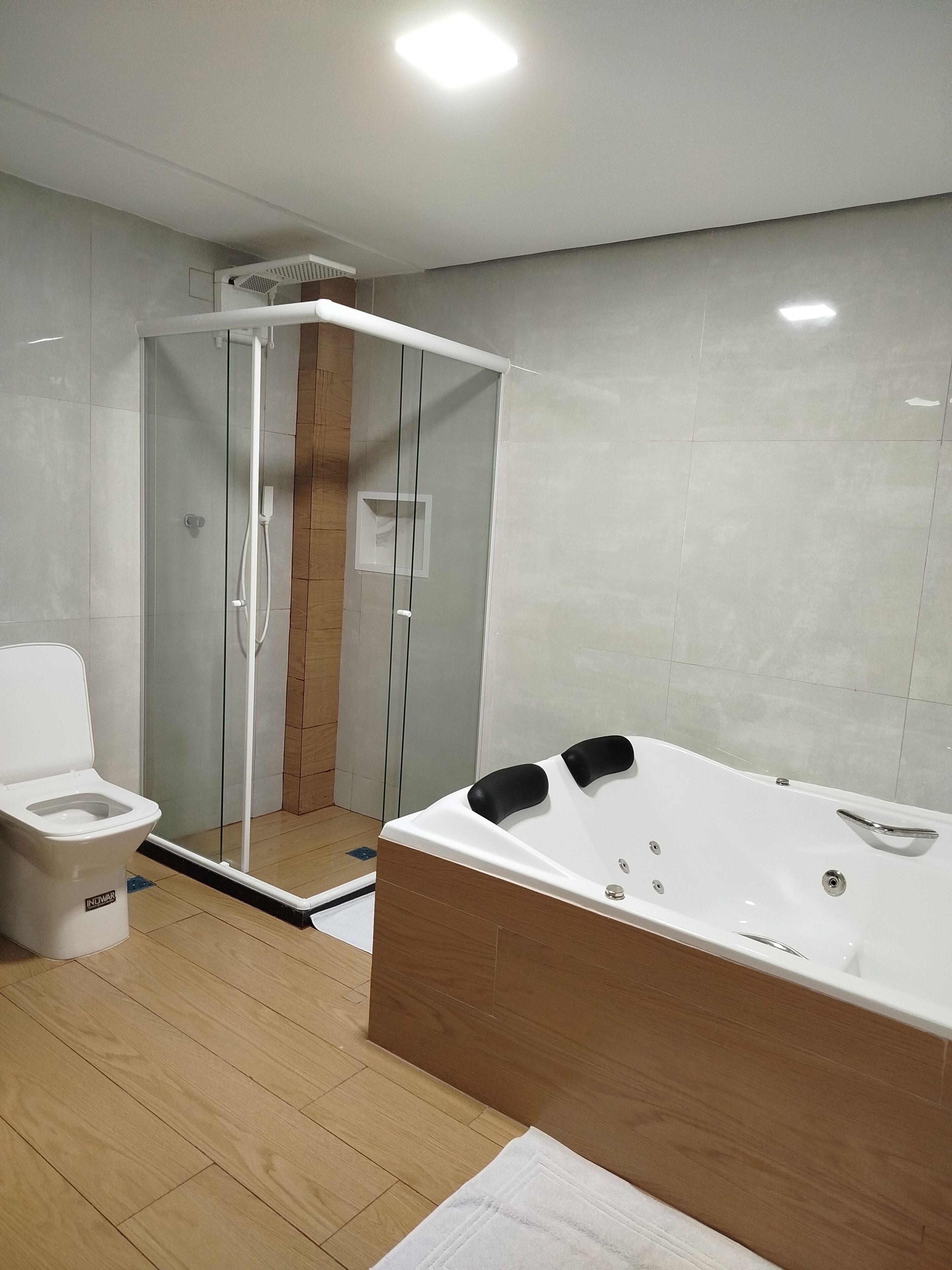 Habitación triple superior | Escritorio, espacio para trabajar con laptop y insonorización 