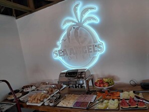 Free daily full breakfast 