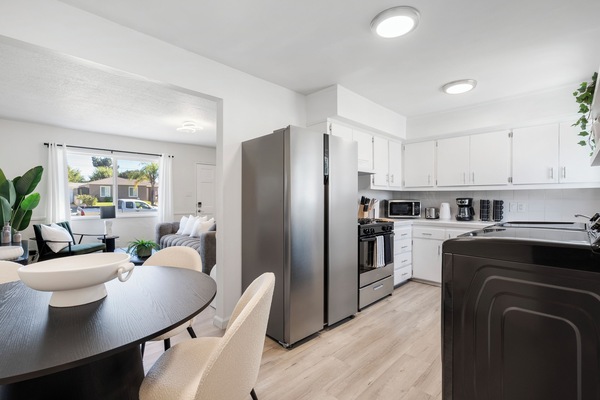 Frigorífic, microones, forn i placa de cuina