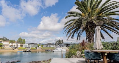 Waterfront Paradise - Pauanui Holiday Home