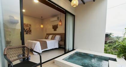 Cozy private studio with WiFi, AC, jacuzzi, volcano views, 8min drive to Fortuna