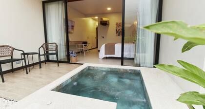 Cozy private studio with WiFi, AC, jacuzzi, volcano views, 8min drive to Fortuna