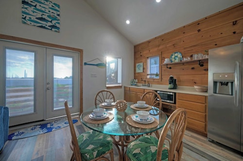 Fish Camp Cottage by Avantstay Shared Pool+views