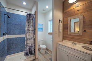 House (1 Bedroom) | Interior - Fish Camp Cottage by Avantstay Shared Pool+views (Port Aransas)