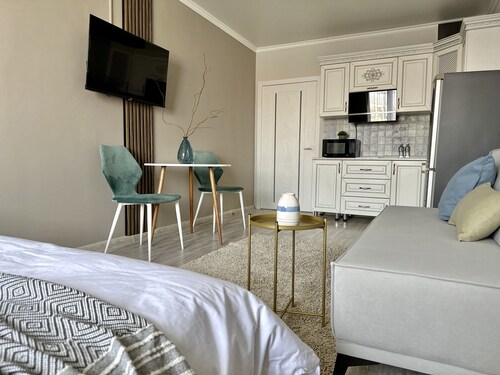 "Oasis" cozy studio with mountain view, WiFi and AC in Almaty