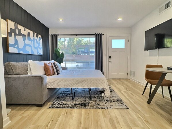 1 dormitorio, escritorio, tabla de planchar con plancha y wifi gratis