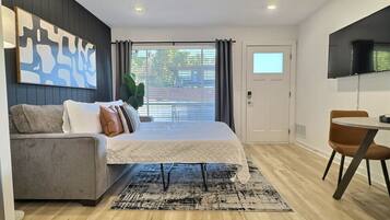 1 bedroom, desk, iron/ironing board, free WiFi