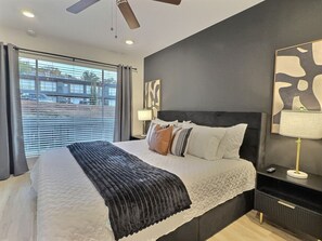 1 室のベッドルーム、デスク、アイロン / アイロン台、WiFi (無料)