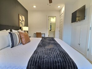 1 bedroom, desk, iron/ironing board, free WiFi