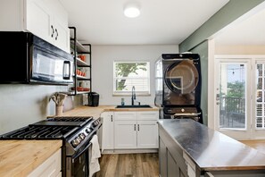 Refrigerador, microondas, horno y lavavajillas 