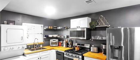 Réfrigérateur, micro-ondes, four, lave-vaisselle