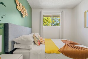 6 bedrooms, in-room safe, desk, iron/ironing board