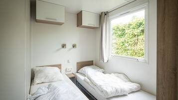 Chalet | 3 bedrooms, individually furnished, bed sheets