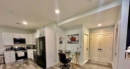 The Luxury Suite: 1BR Perfect for Long Stays