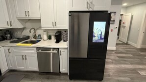 Interior - The Luxury Suite: 1BR Perfect for Long Stays (Paterson)