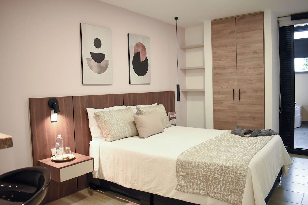 Luxury Apartment, Terrace, City View | 1 bedroom, Egyptian cotton sheets, premium bedding, minibar