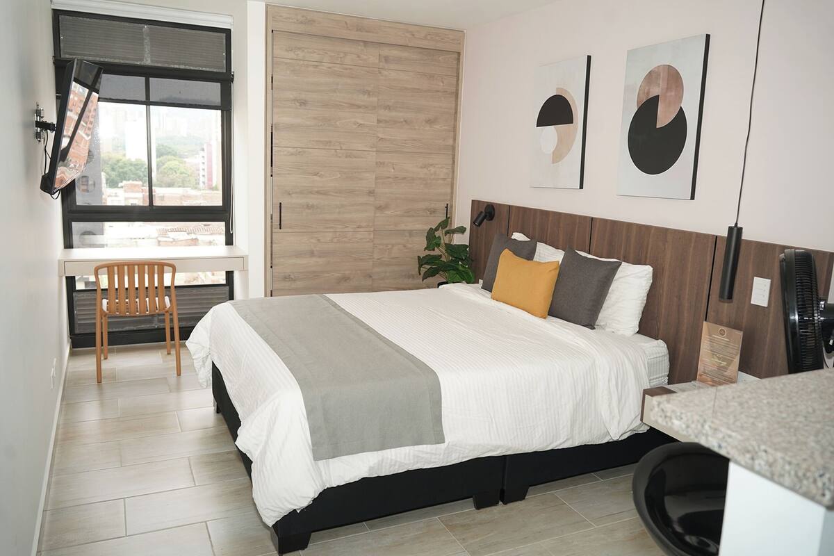 1 bedroom, Egyptian cotton sheets, premium bedding, minibar
