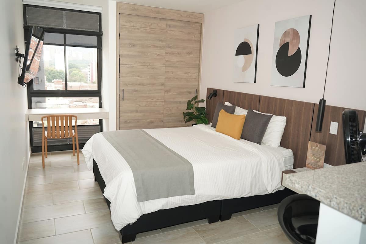 1 bedroom, Egyptian cotton sheets, premium bedding, minibar