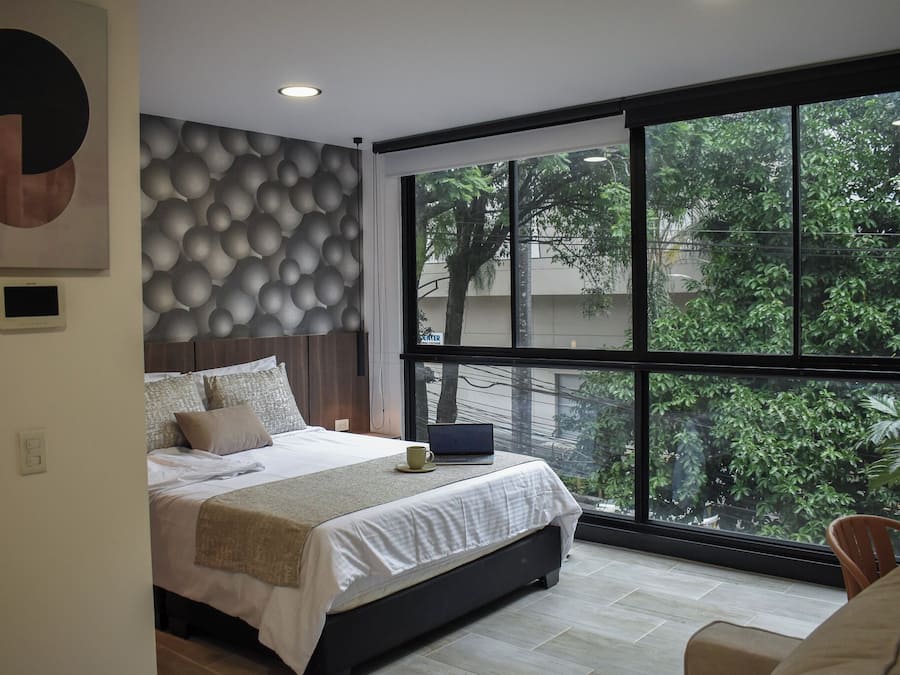 Perhehuoneisto, kaupunkinÀköala | NÀkymÀ huoneesta