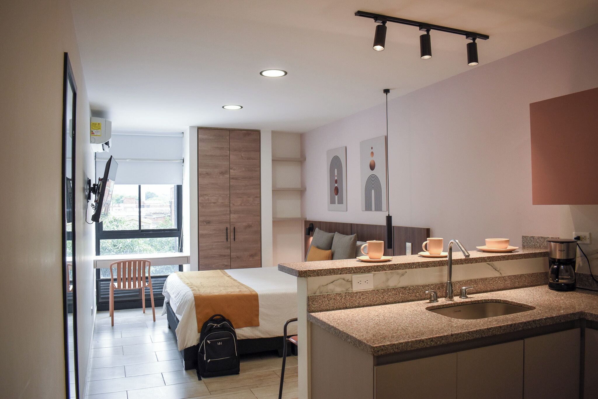 1 bedroom, Egyptian cotton sheets, premium bedding, minibar