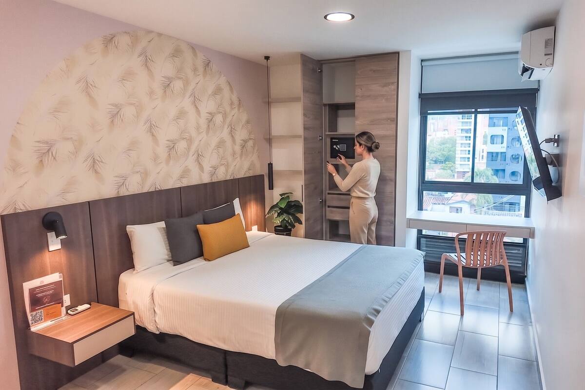 Standard Room, 1 Bedroom, City View | 1 bedroom, Egyptian cotton sheets, premium bedding, minibar