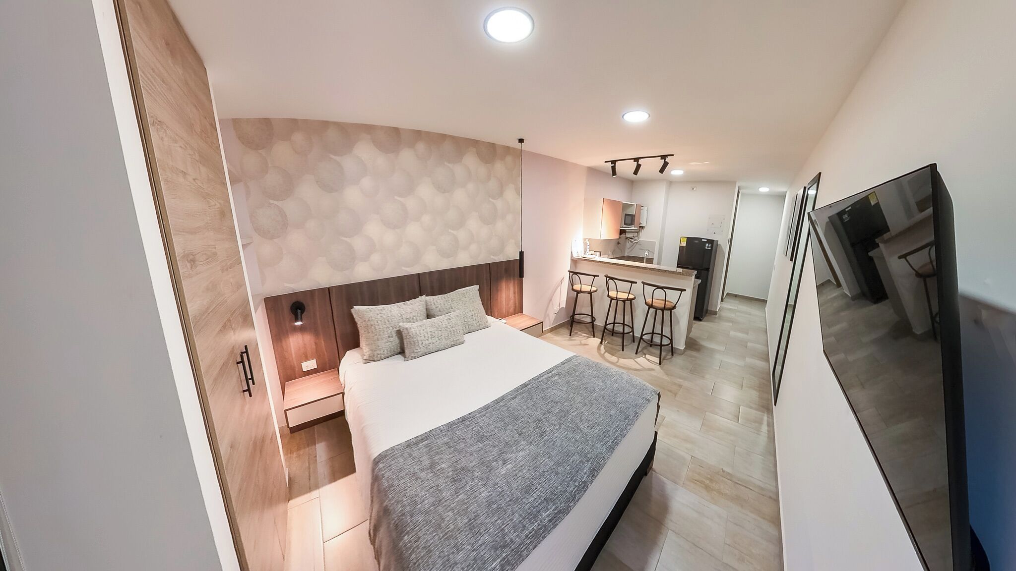 Deluxe Suite, 1 Bedroom, Terrace | 1 bedroom, Egyptian cotton sheets, premium bedding, minibar