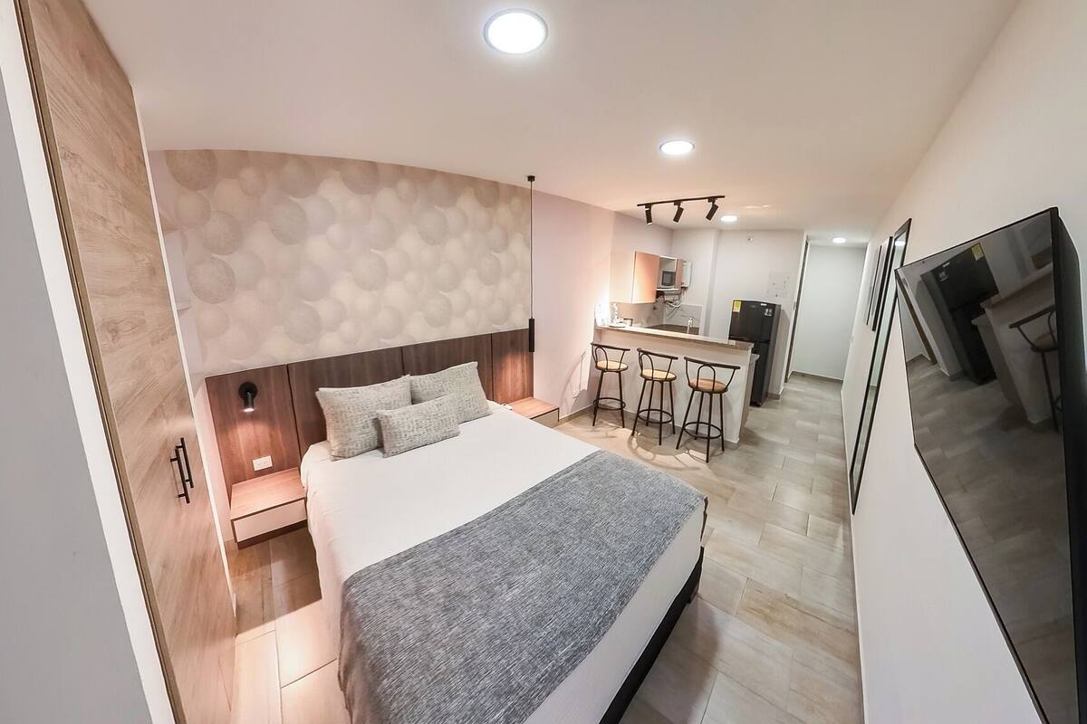 Deluxe Suite, 1 Bedroom, Terrace | 1 bedroom, Egyptian cotton sheets, premium bedding, minibar