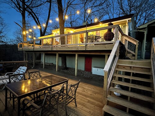 Cozy Beaver Lake Getaway