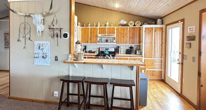 Cozy Beaver Lake Getaway